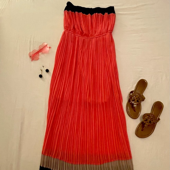 Dresses & Skirts - Strapless Coral Dress - Size S